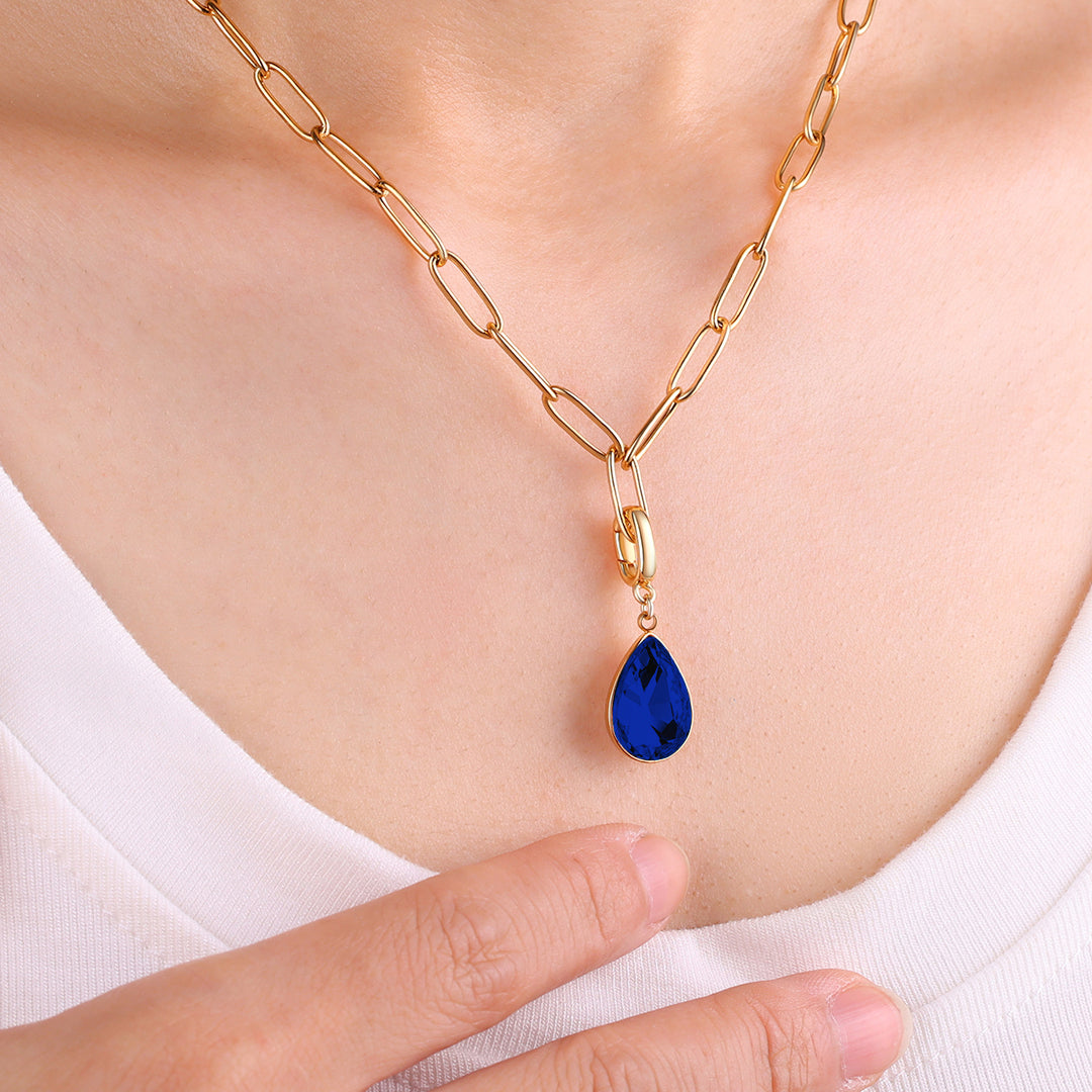 Charm de lágrima con piedra de nacimiento