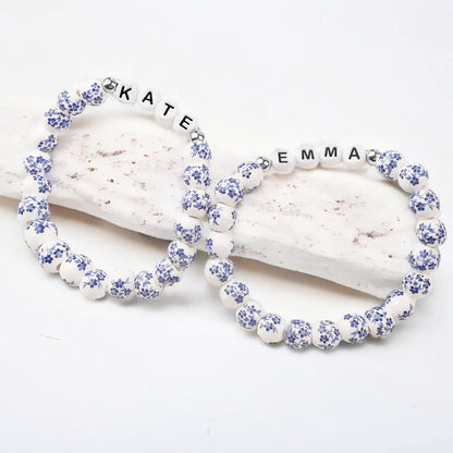 Pulsera personalizada de cuentas de porcelana azul con nombre