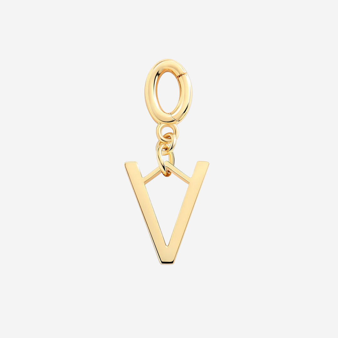 Charm minimalista con inicial