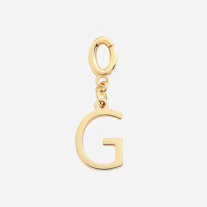 Charm minimalista con inicial