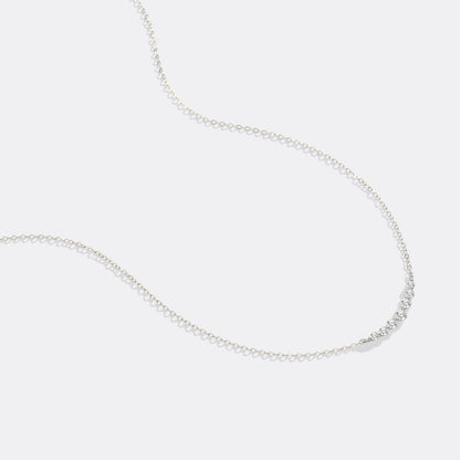 Collar clásico curvo con circonitas