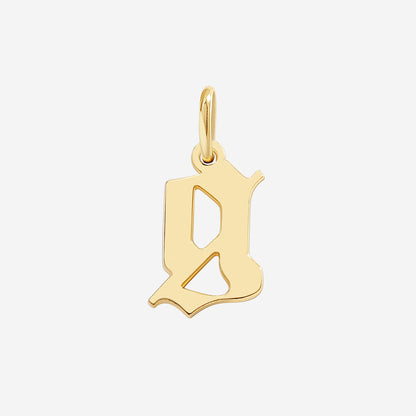 Charm con letra estilo Old English