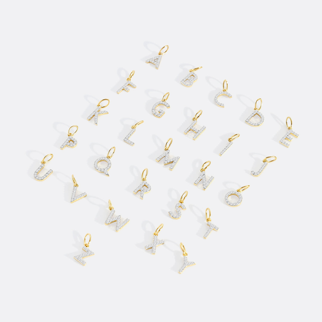Charm con inicial y circonitas PJULAN