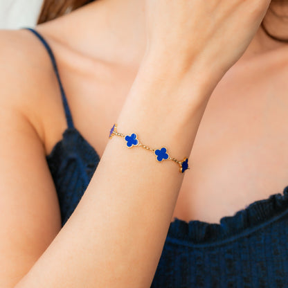 Pulsera esmaltada con trébol de cuatro hojas