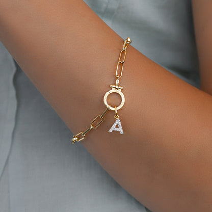 Charm con inicial y circonitas PJULAN