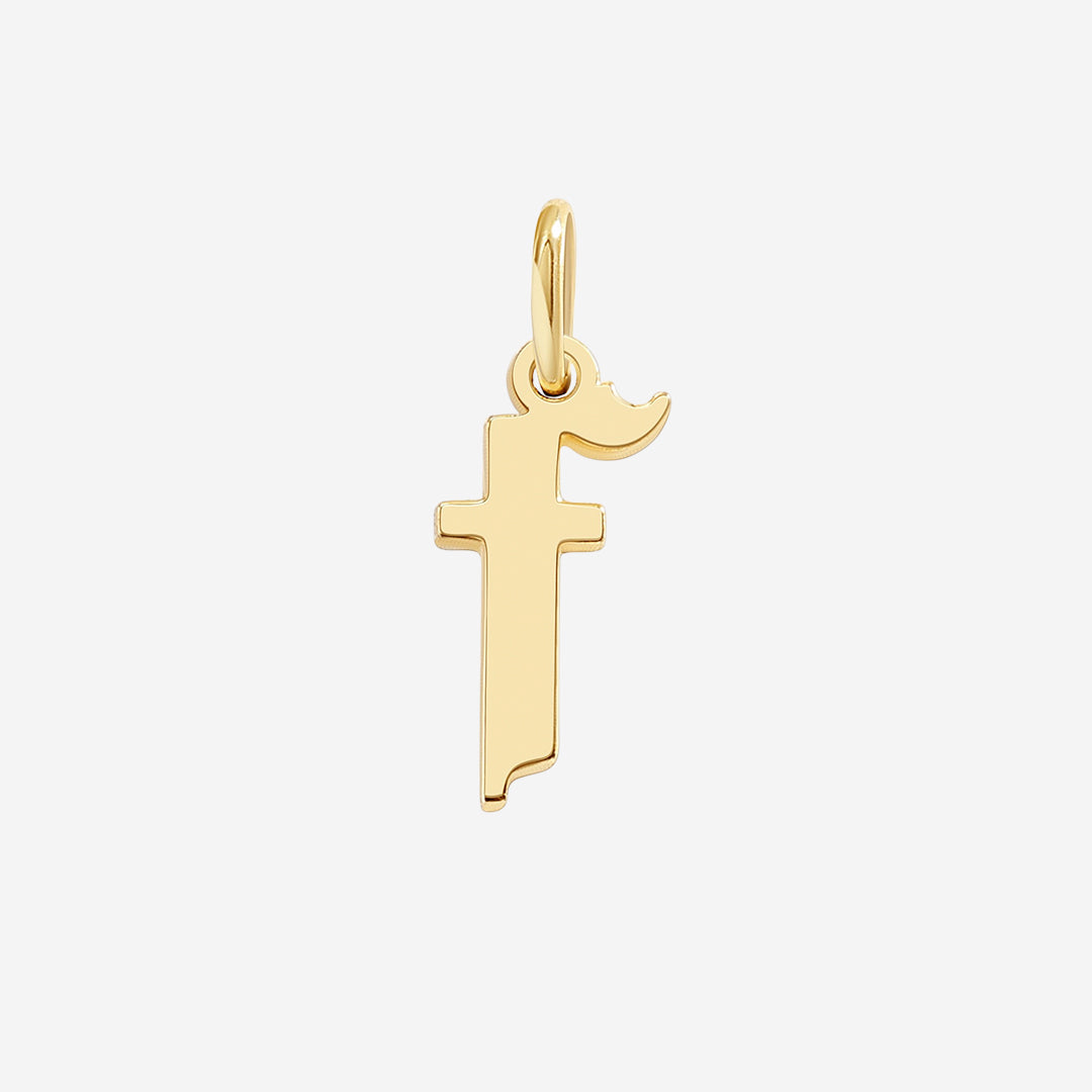Charm con letra estilo Old English