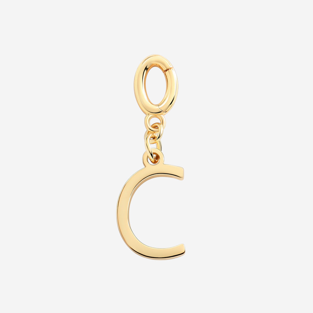 Charm minimalista con inicial