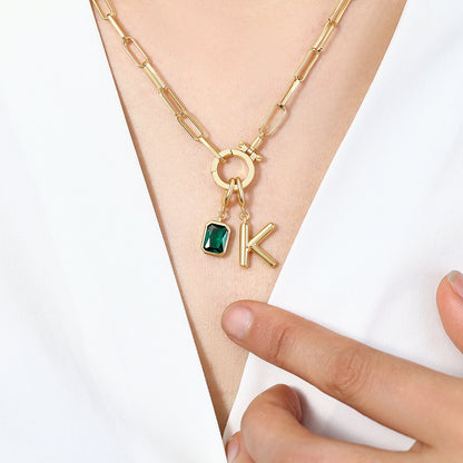 Collar Paperclip Menta con inicial y piedra de nacimiento