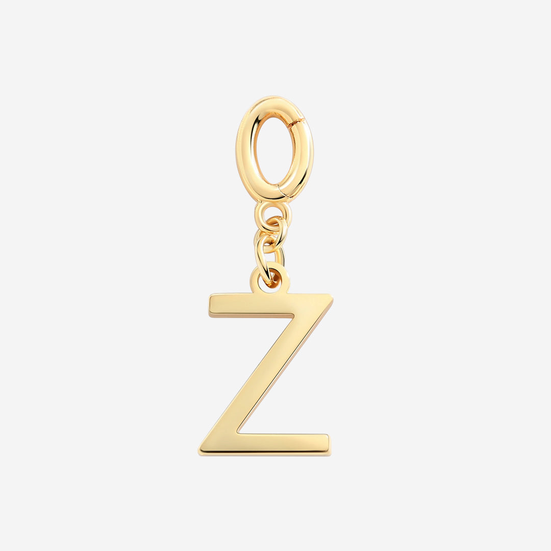 Charm minimalista con inicial