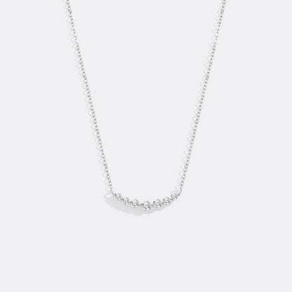 Collar clásico curvo con circonitas