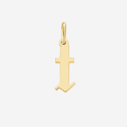 Charm con letra estilo Old English