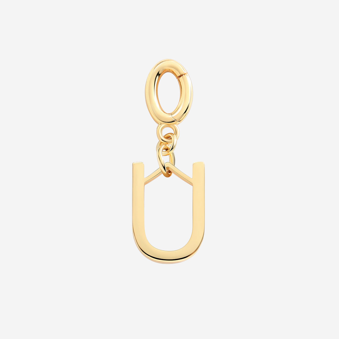 Charm minimalista con inicial