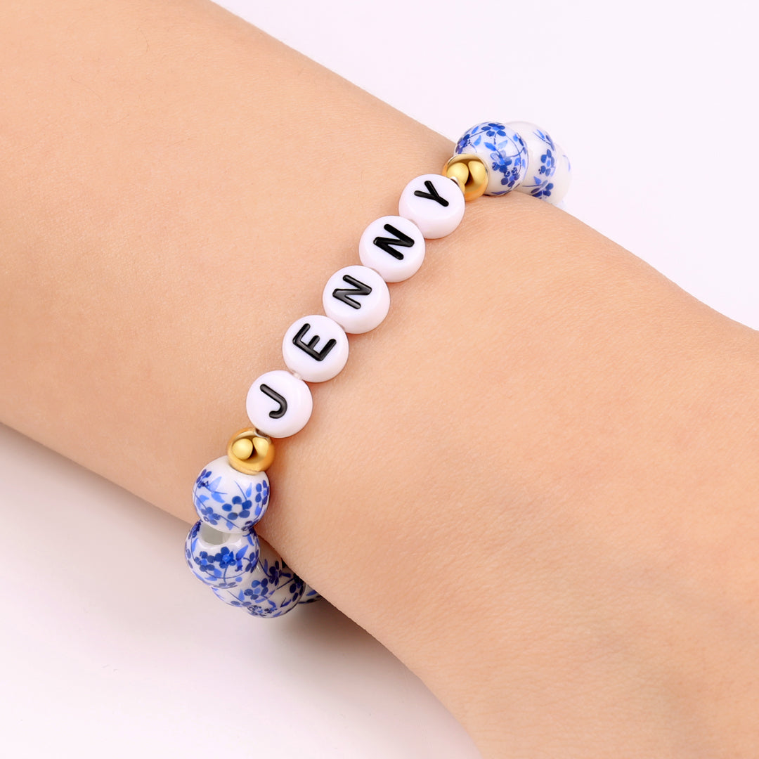 Pulsera personalizada de cuentas de porcelana azul con nombre