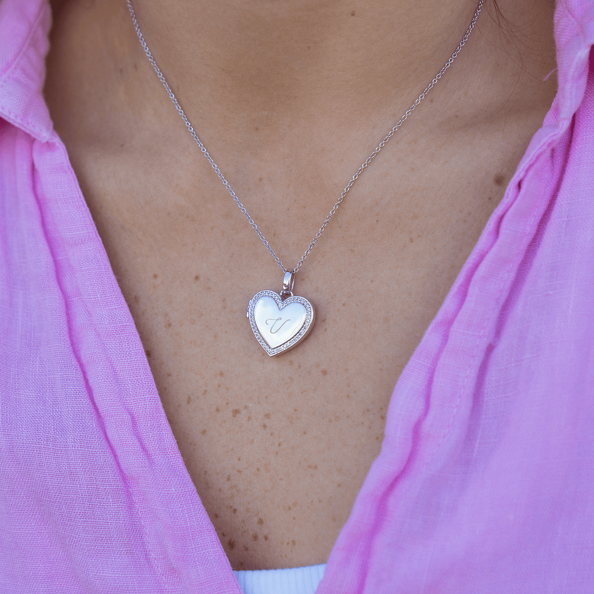 Collar con medallón de corazón personalizado