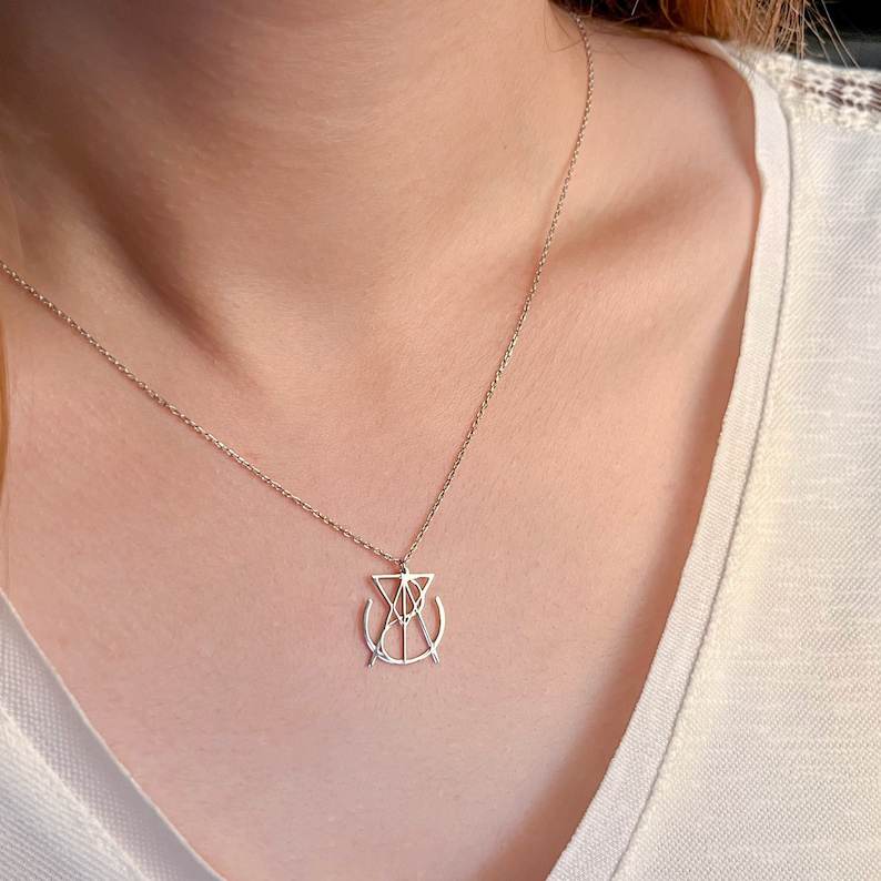 Collana con nome e monogramma minimalista