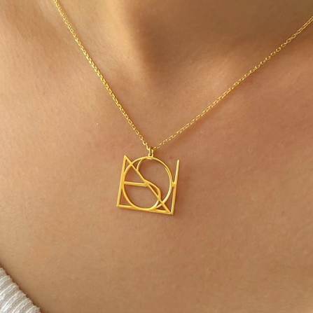 Collana con nome e monogramma minimalista
