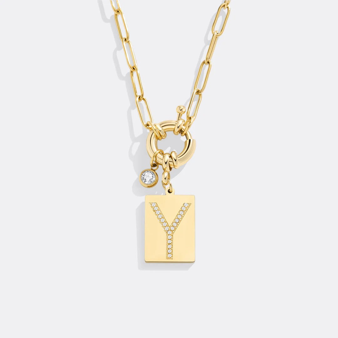 Collar con colgante de iniciales y cadena de clip