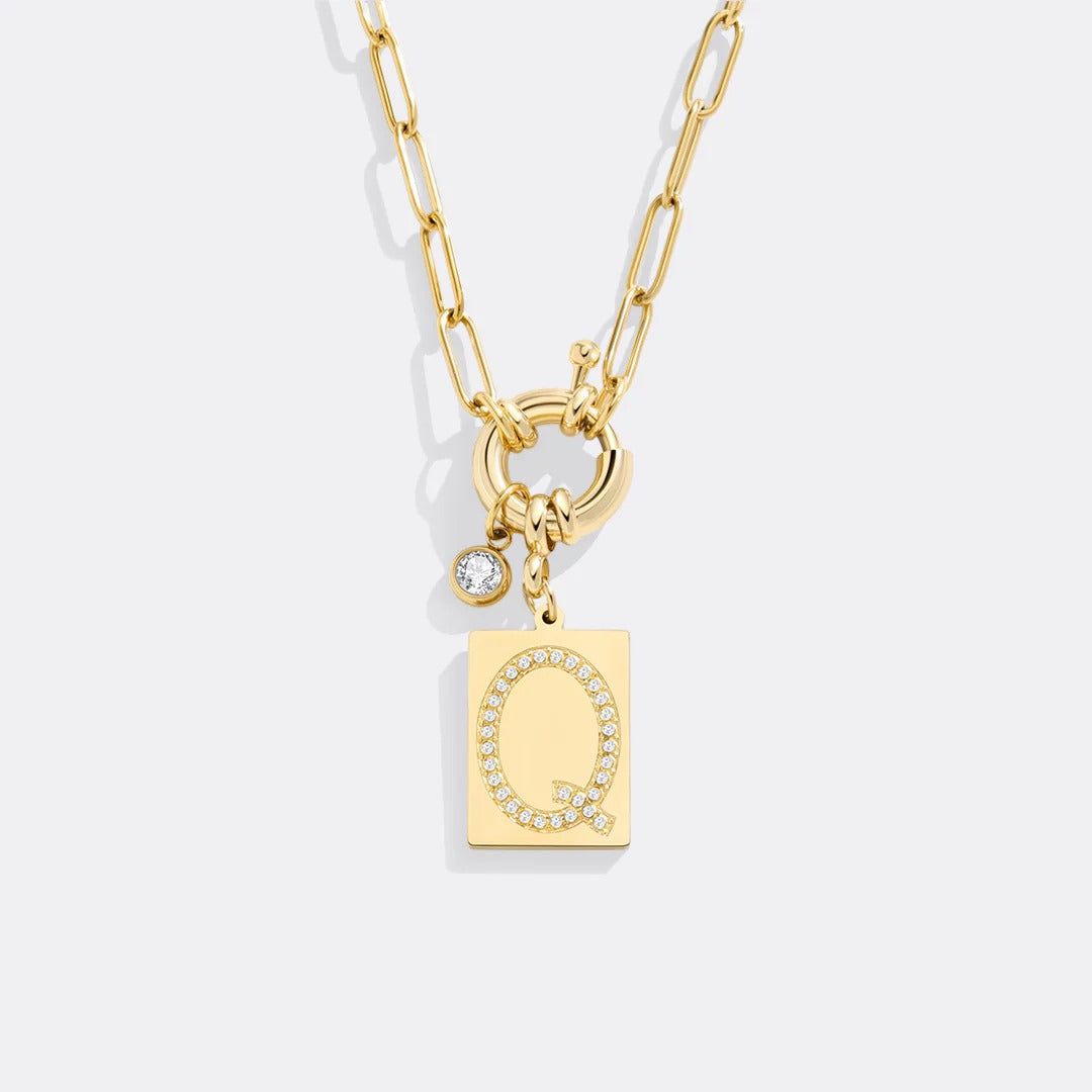 Collar con colgante de iniciales y cadena de clip