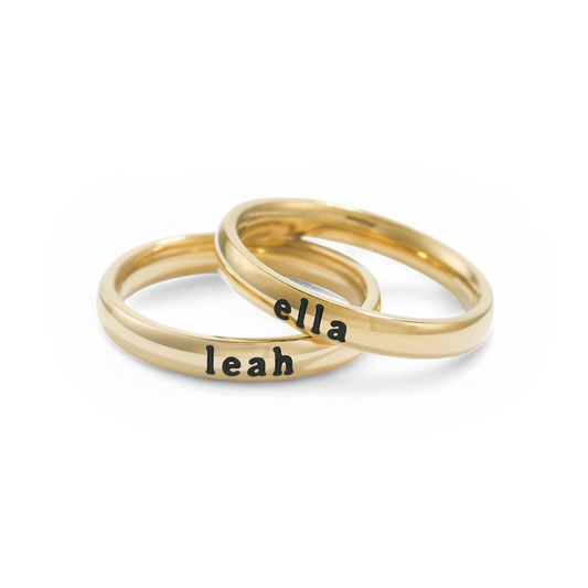 Anillo fino apilable personalizado con nombre