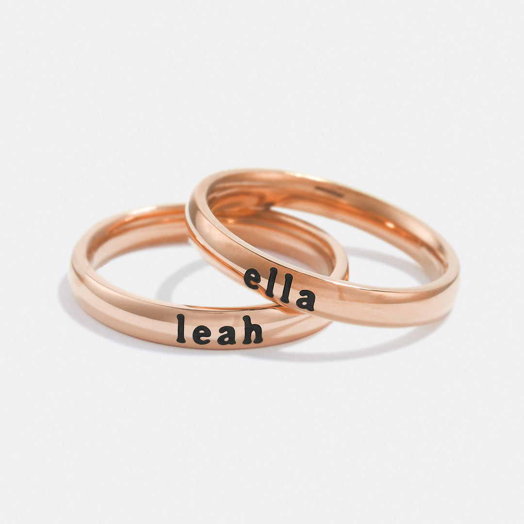 Anillo fino apilable personalizado con nombre
