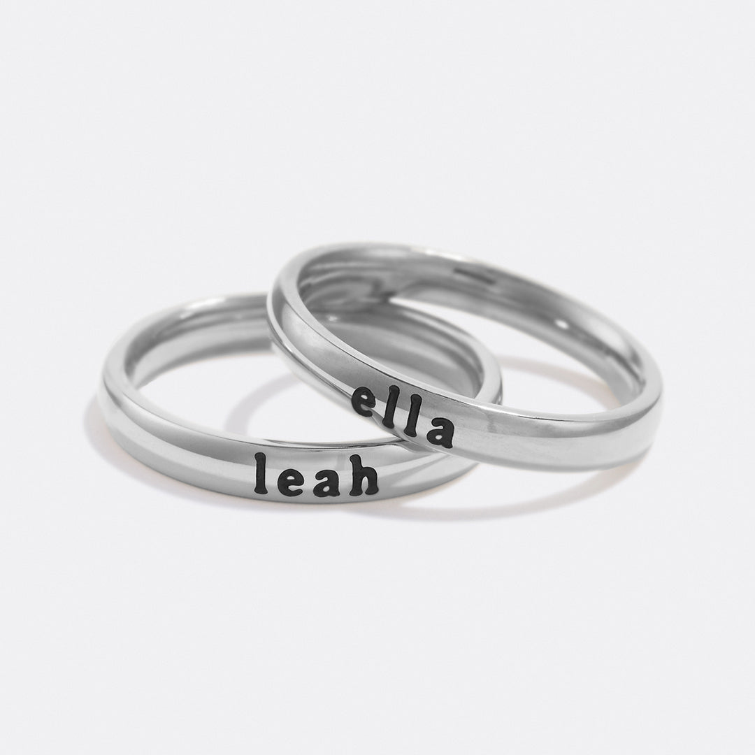 Anillo fino apilable personalizado con nombre