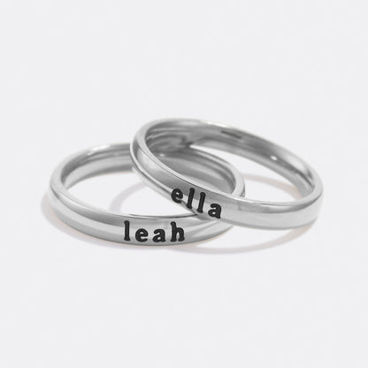 Anillo fino apilable personalizado con nombre