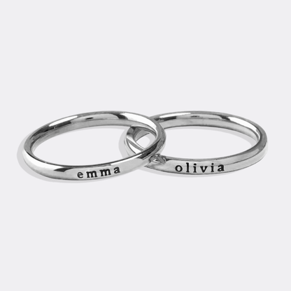 Anillo fino apilable personalizado con nombre