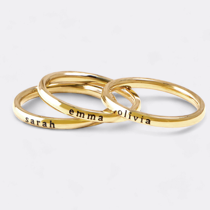 Anillo fino apilable personalizado con nombre