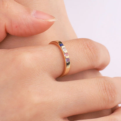 Anillo con piedras de nacimiento talla princesa